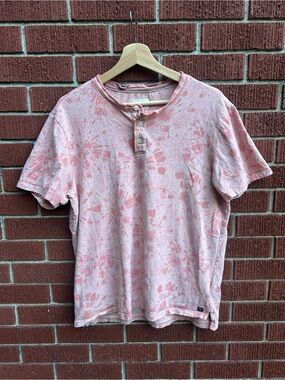 Civil Society Pink Tie Dye Henley T-Shirt Men’s Medium Short Sleeve Casual Tee